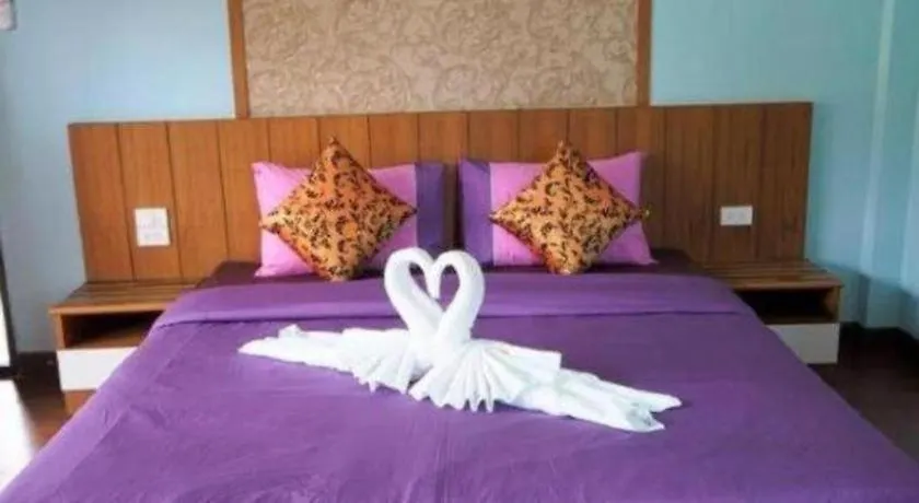 קו לנטה Oyo 755 Rattana Resort תאילנד