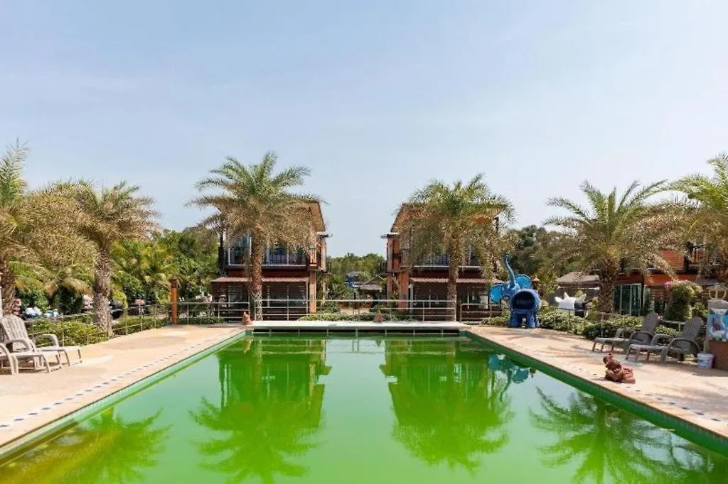 OYO 755 Rattana Resort Ko Lanta 2*,